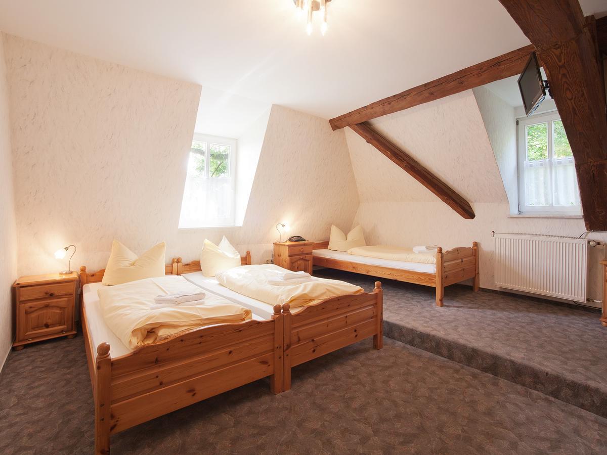 Hotel Zum Herrenhaus Behringen  Buitenkant foto