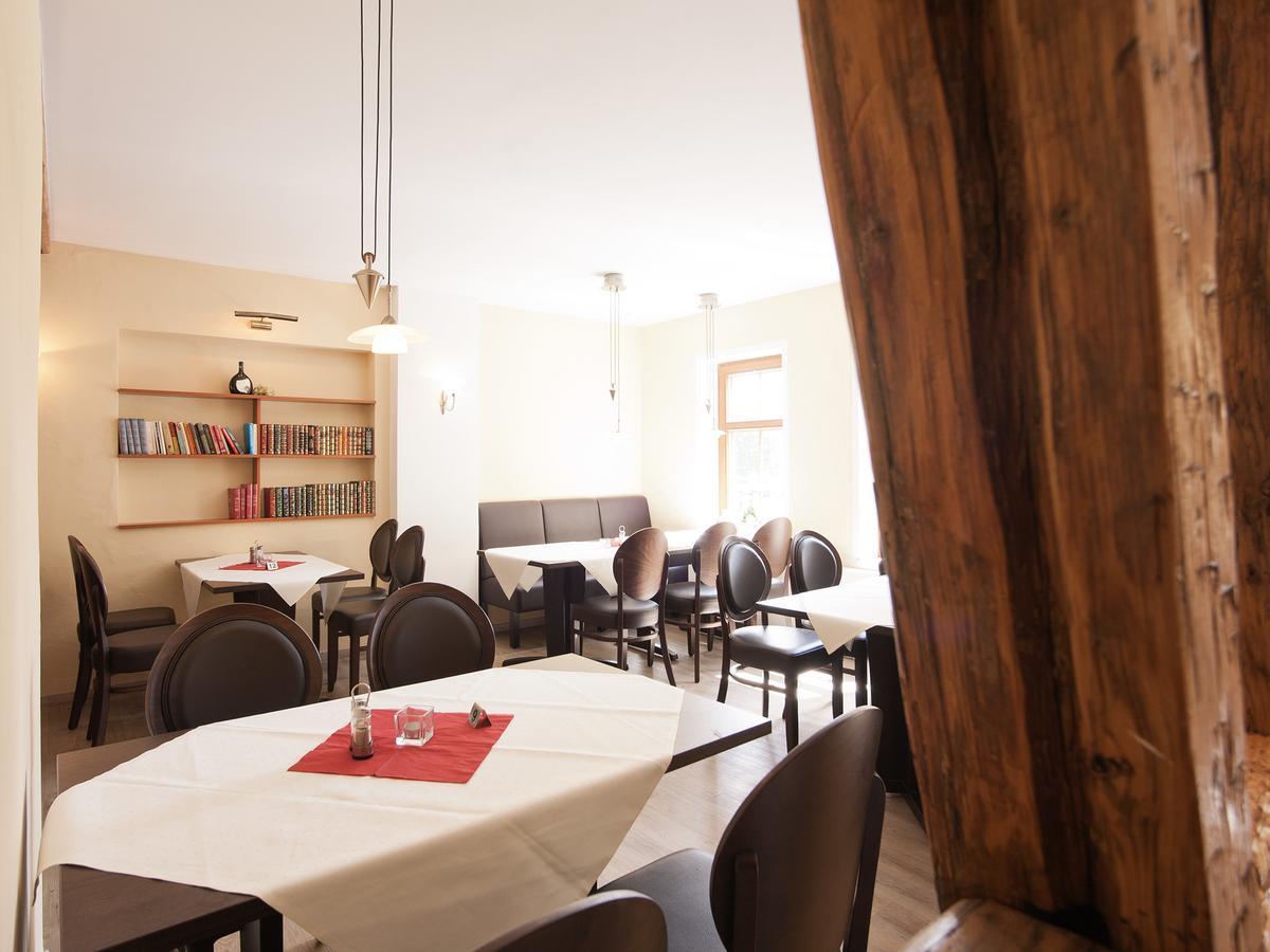 Hotel Zum Herrenhaus Behringen  Buitenkant foto