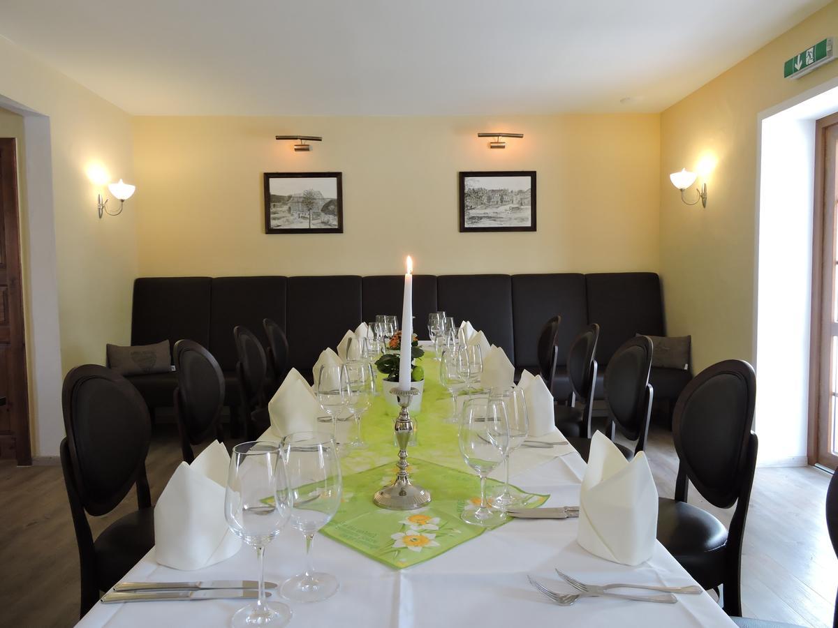 Hotel Zum Herrenhaus Behringen  Buitenkant foto